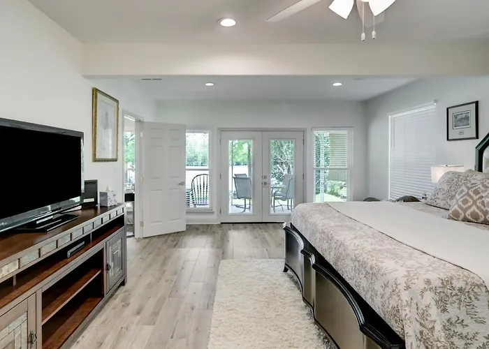 Kingwood Cottage - 10 Mins From Iah - Lake Front